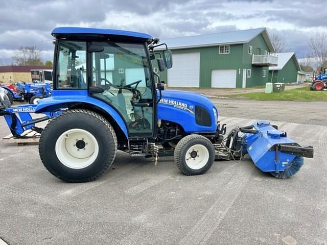 Image of New Holland Boomer 37 equipment image 3
