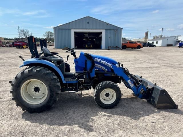 Image of New Holland Boomer 54D equipment image 3
