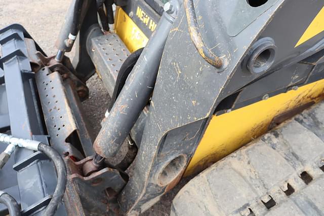 Image of New Holland C232 equipment image 3
