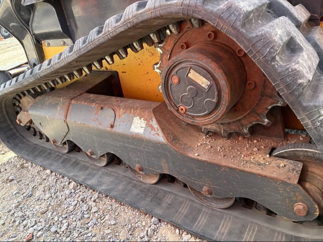 Image of New Holland C238 equipment image 4