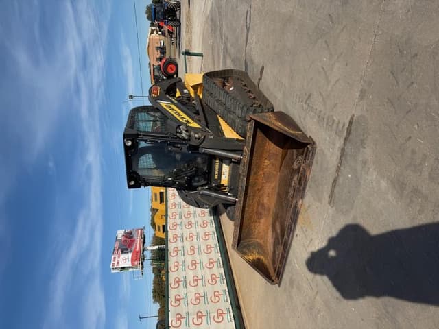 Image of New Holland L328 equipment image 1