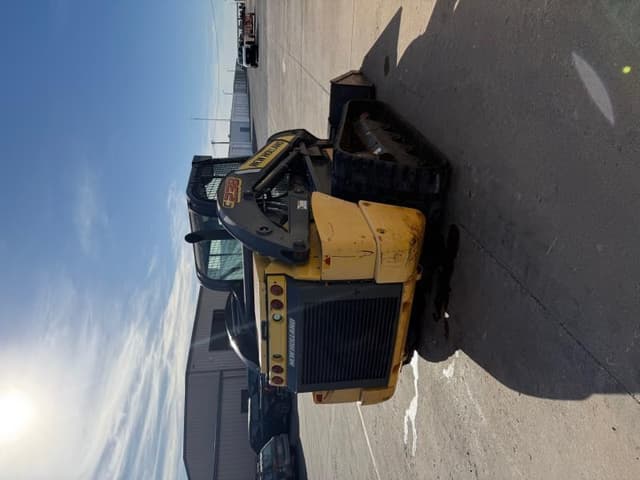 Image of New Holland L328 equipment image 2