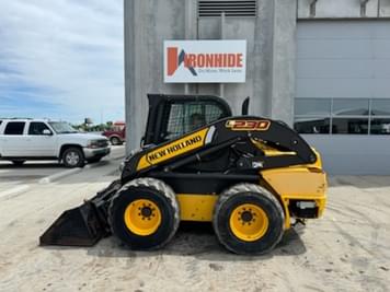 Main image New Holland L230