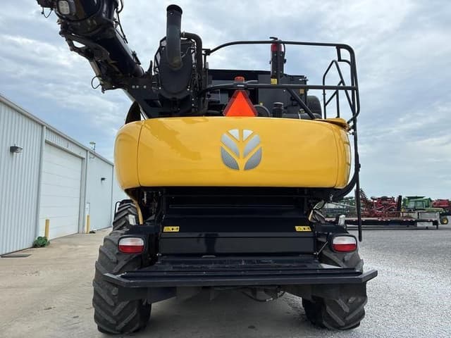 Image of New Holland CR8.90 equipment image 4