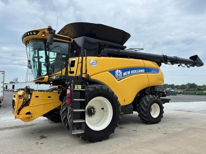 2016 New Holland CR8.90 Equipment Image0