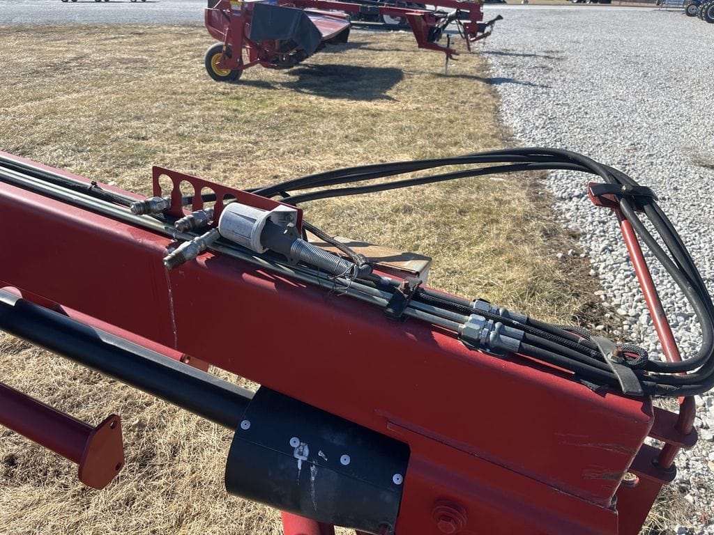 2016 New Holland 313 Equipment Image0