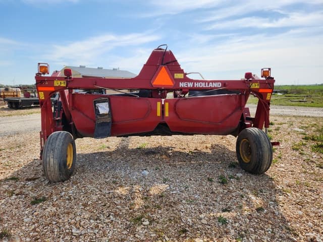 Image of New Holland 313 equipment image 4