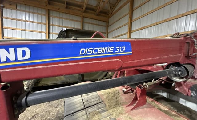 Image of New Holland 313 equipment image 2