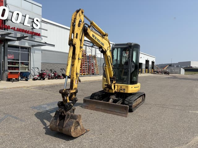 Image of New Holland E35B equipment image 1