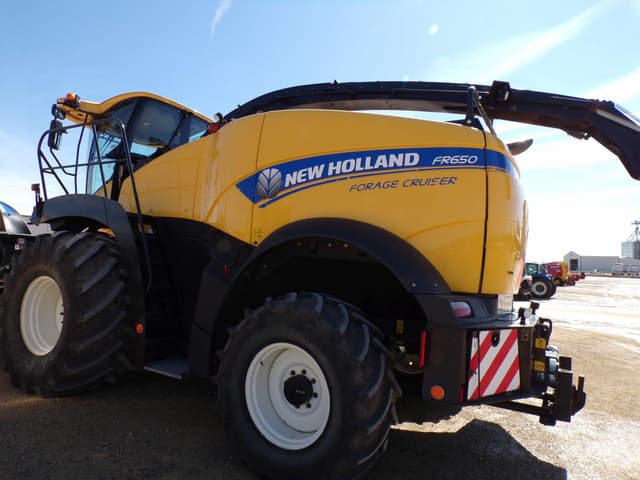 Image of New Holland FR650 equipment image 4