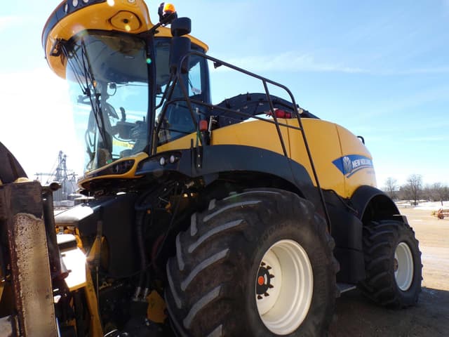 Image of New Holland FR650 equipment image 3