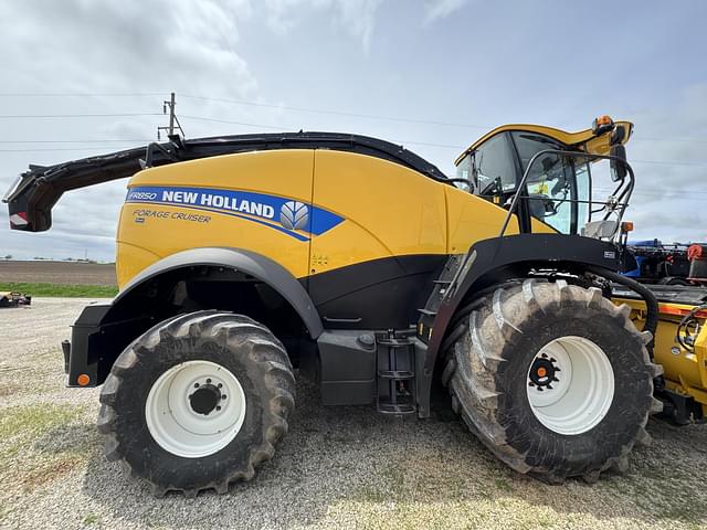 Image of New Holland FR850 equipment image 1
