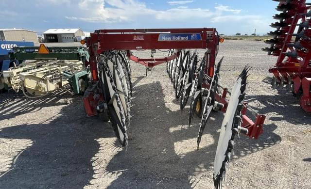 Image of New Holland H5980 equipment image 2