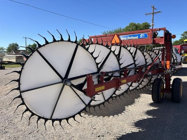 Image of New Holland H5980 equipment image 3