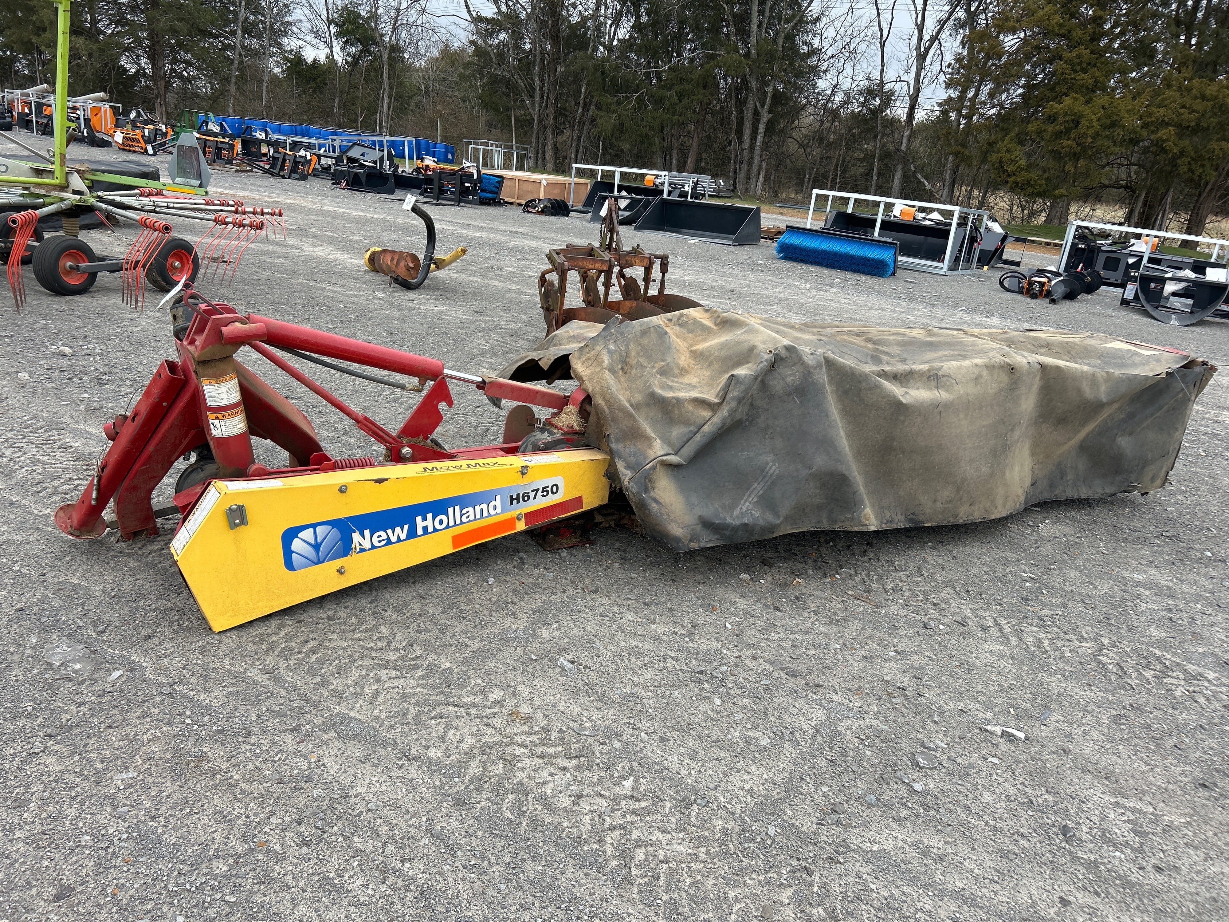 Main image New Holland H6750