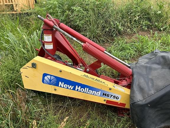 Image of New Holland H6750 equipment image 4
