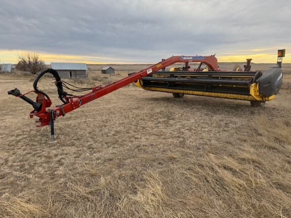 Image of New Holland H7150 equipment image 1