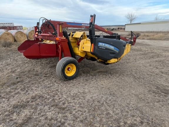 Image of New Holland H7150 equipment image 3