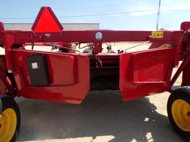 Image of New Holland H7230 equipment image 4