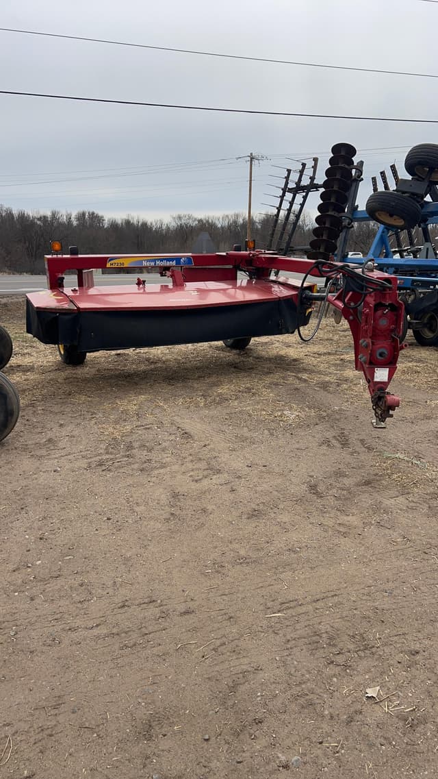 Image of New Holland H7230 equipment image 4
