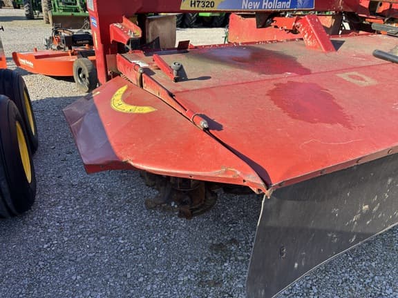 Image of New Holland H7320 equipment image 4