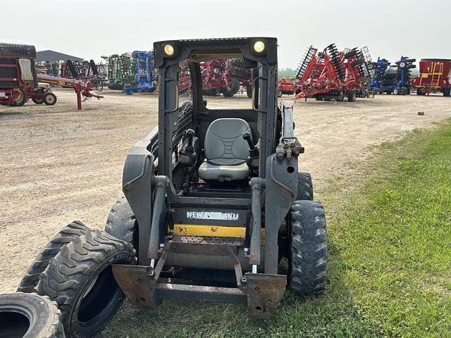 Image of New Holland L218 equipment image 1