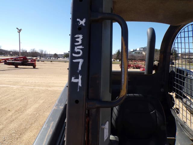 Image of New Holland L218 equipment image 1