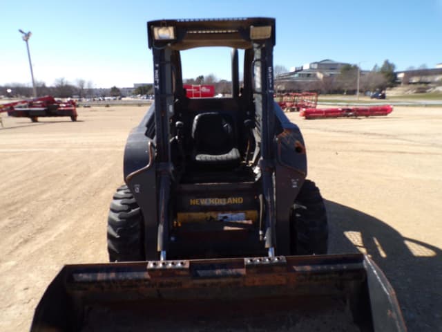 Image of New Holland L218 equipment image 2
