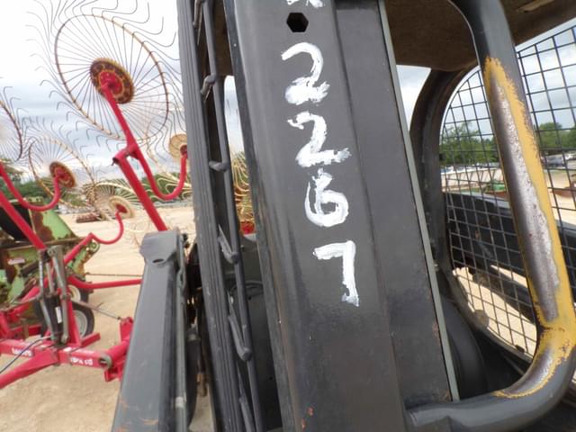 Image of New Holland L218 equipment image 1