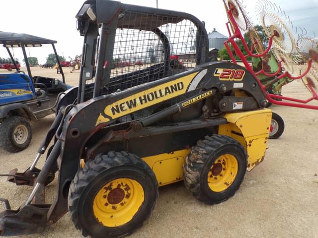 Image of New Holland L218 equipment image 4