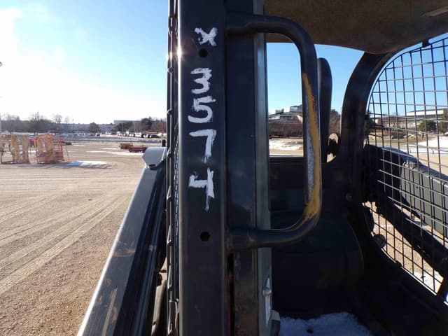 Image of New Holland L218 equipment image 1