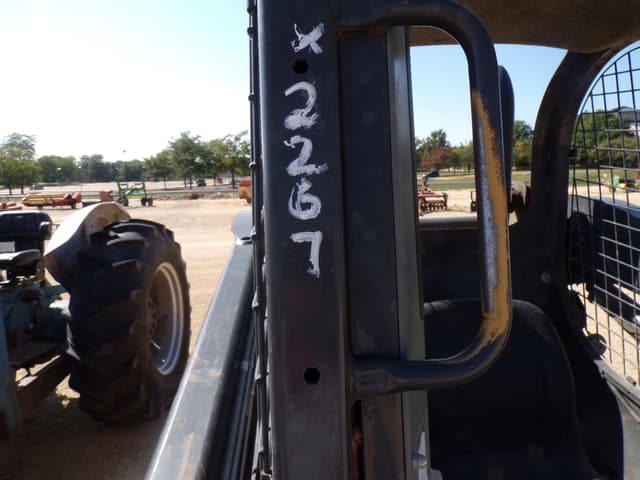 Image of New Holland L218 equipment image 1