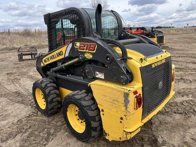 Image of New Holland L218 equipment image 4