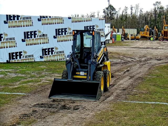 Image of New Holland L218 equipment image 1