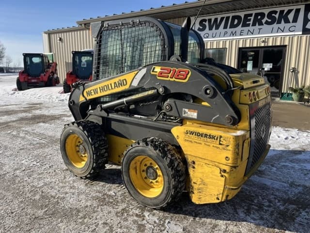 Image of New Holland L218 equipment image 2