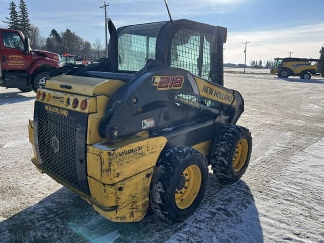 Image of New Holland L218 equipment image 4