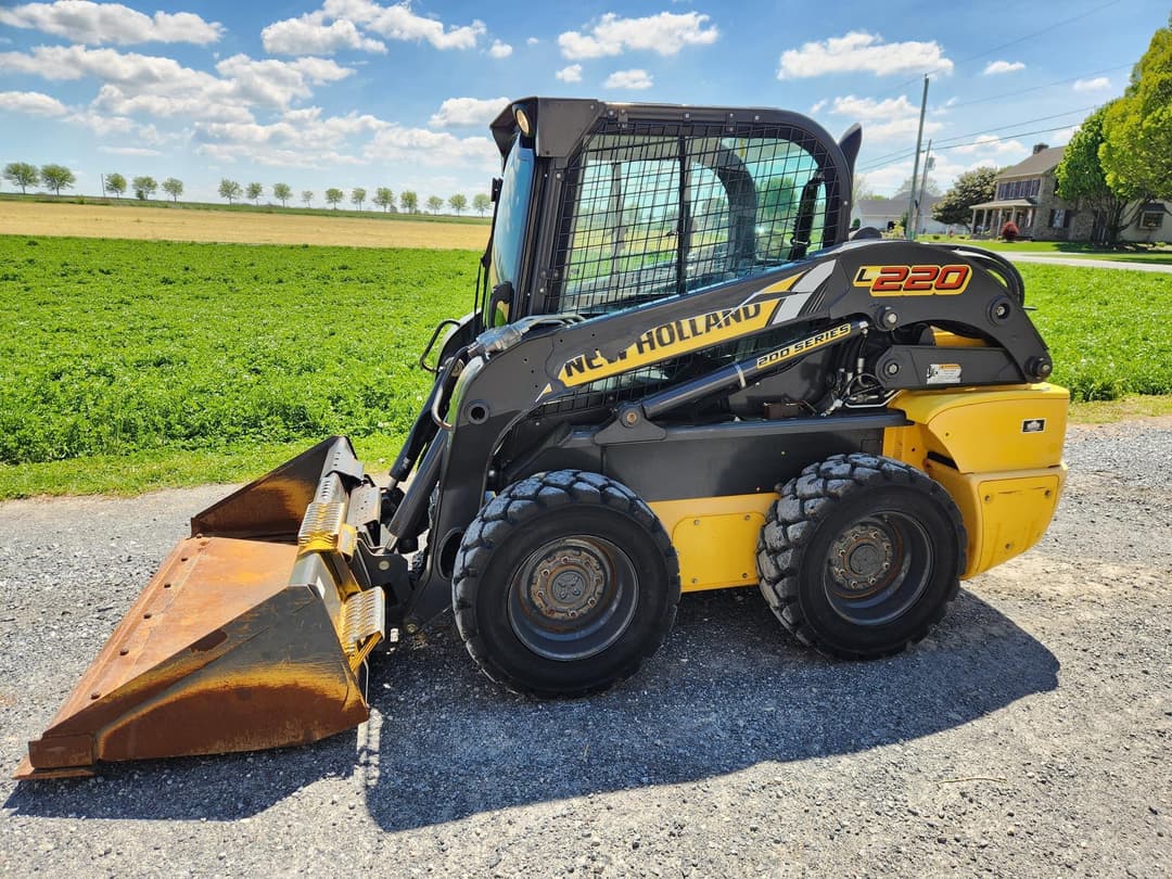 Image of New Holland L220 Primary image
