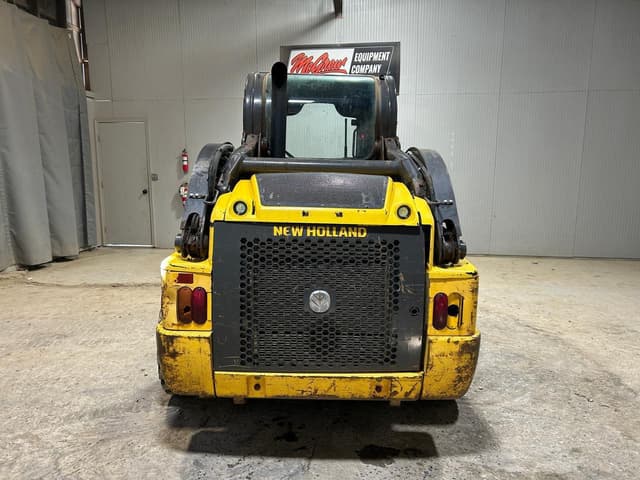 Image of New Holland L220 equipment image 2