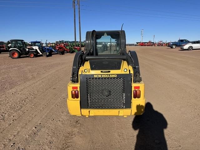 Image of New Holland L220 equipment image 3