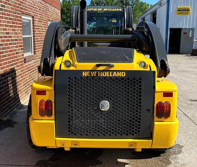 Image of New Holland L228 equipment image 2