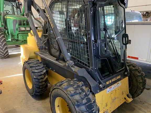 Image of New Holland L228 equipment image 3