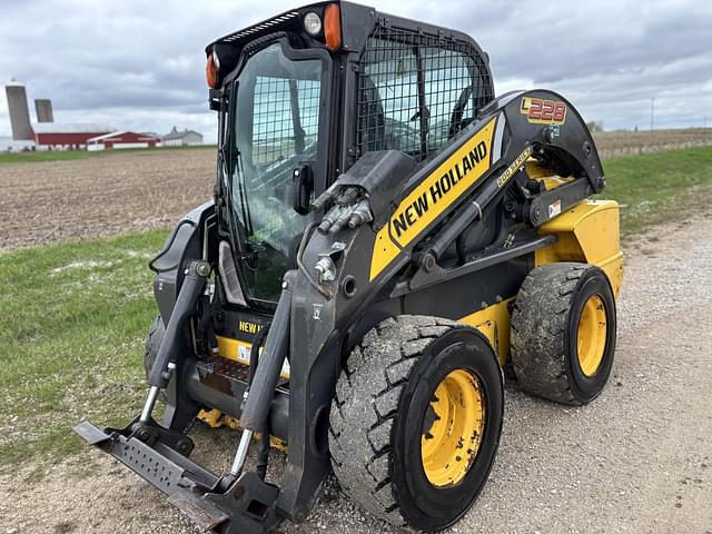 Image of New Holland L228 equipment image 1