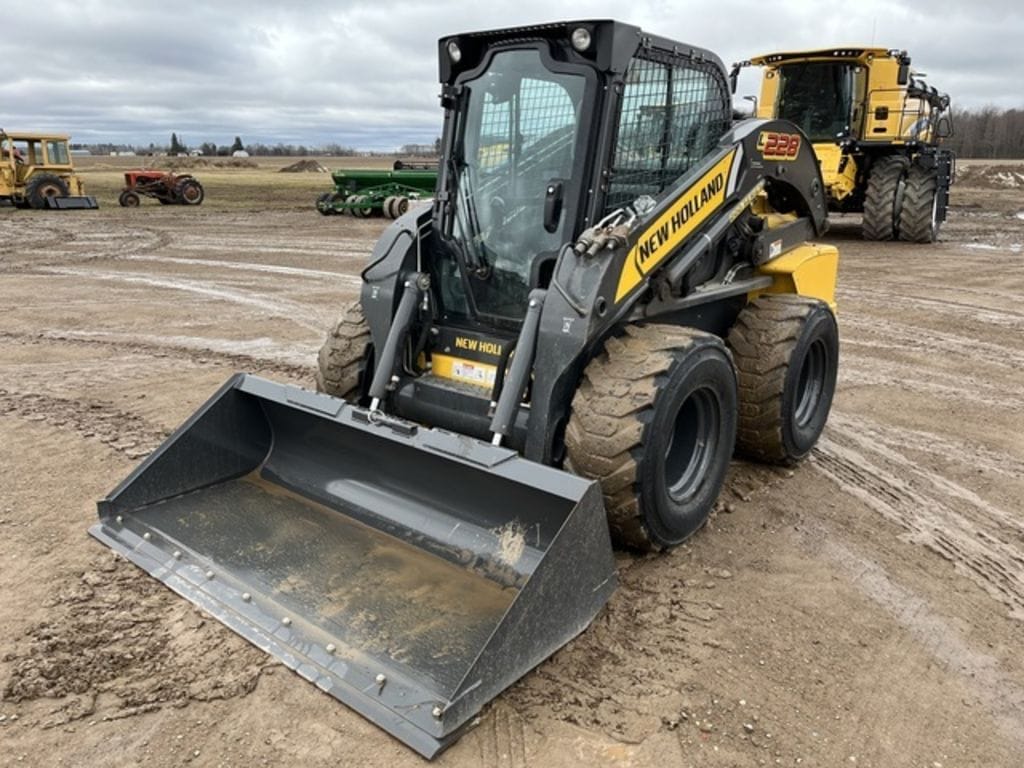 Main image New Holland L228