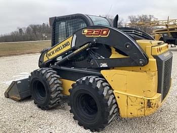 2016 New Holland L230 Equipment Image0