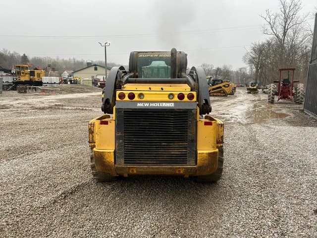 Image of New Holland L230 equipment image 2