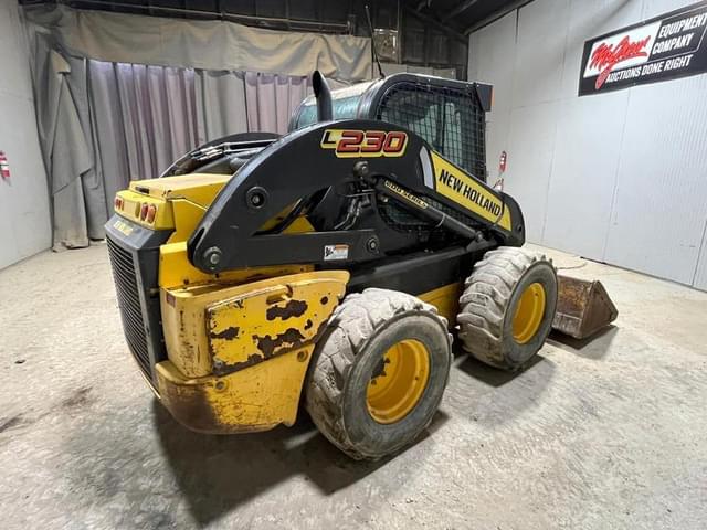 Image of New Holland L230 equipment image 4