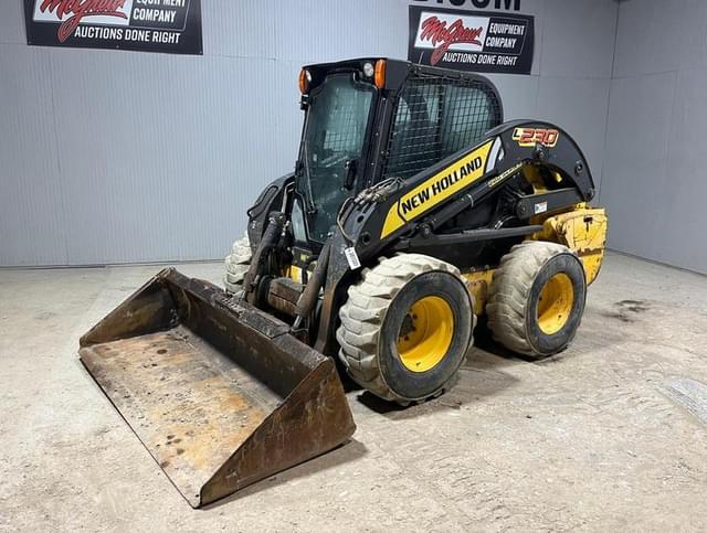 Image of New Holland L230 equipment image 1