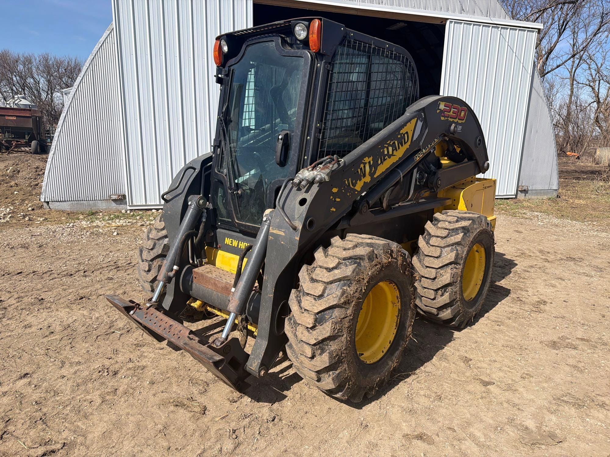 2016 New Holland L230 Equipment Image0