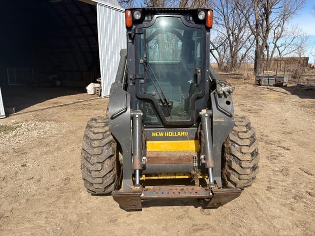 Image of New Holland L230 equipment image 1