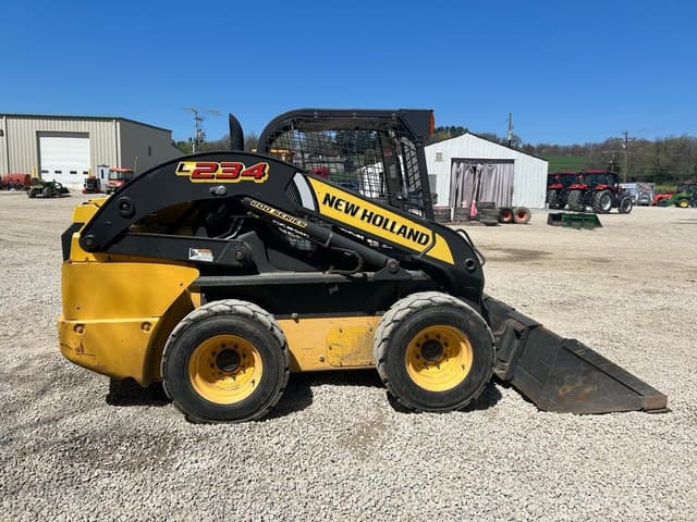 Image of New Holland L234 equipment image 4